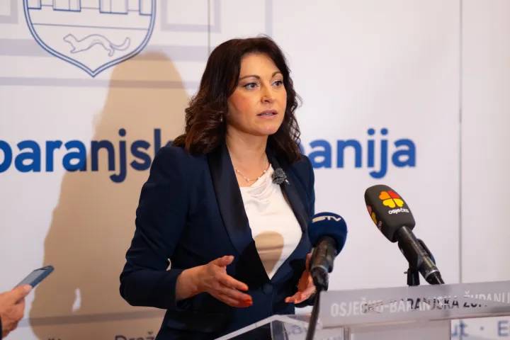Osijek, 29. 5. 2026., Potpisivanje ugovora, projekt Na&scaron;a Slavonija i Baranja, na&scaron; domNata&scaron;a Trami&scaron;ak; ugovori; nekretnine; potpore; potpisivanje ugovora; mlade obitelji; stanovanje; projekt