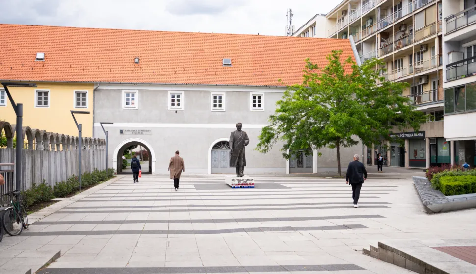 Osijek, 15. 5. 2026., Slobodnjacigrađani; prolaznici; pje&scaron;aci; Trg Slobode; centar; ulice