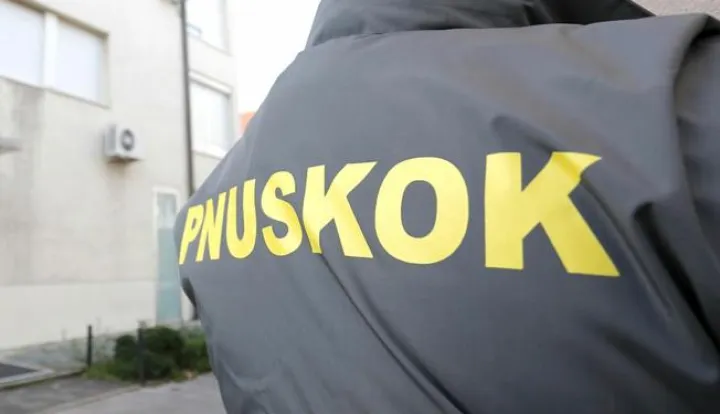 18.11.2015., Zagreb - PNUSKOK ispred objekta u Fijanovoj ulici gdje se nalazi stan i poslovni prostor Maria Mamica. Photo: Tomislav Miletic/PIXSELL------1 stupac colornovosti