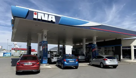 Osijek, 06. 04. 2026., gorivo, energenti, energent, dizel, benzin, tank, poskupljenje, kriza, automobili, gužva, INA, fosilna goriva, slobodnjak; slobodnjaciSNIMIO BRUNO JOBST