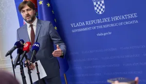 Zagreb, 02.06.2026. - Potpredsjednik Vlade i ministar financija Tomislav Ćorić dao je u utorak izjavu za medije u Plavom salonu Banskih dvora, u povodu izvje&scaron;ća Državnog zavoda za statistiku (DZS) o inflaciji.Na fotografiji ministar financija Tomislav Ćorić.foto HINA/ Edvard &Scaron;U&Scaron;AK