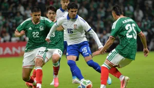 Mexico's forward #22 Guillermo Martinez, Serbia's defender #15 Adem Avdic and Mexico's midfielder #25 Roberto Alvarado fight for the ball during the international friendly football match between Mexico and Serbia at the Nemesio Diez Stadium in Toluca, Mexico on June 4, 2026. (Photo by Mario Vazquez/AFP)