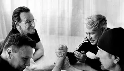 U2/fotografija: Anton Corbijn/Universal Musicirski sastav U2 iznenadio je fanove EP izdanjem "Easter Lily" 