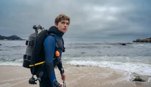 Austin Abrams u filmu "Whalefall"