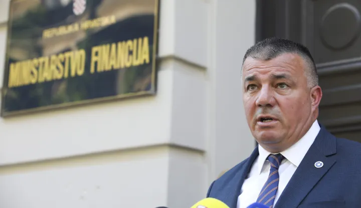 Zagreb, 08.06.2026. - U Ministarstvu financija održan je sastanak s predstavnicima Hrvatske obrtničke komore o novom poreznom opterećenju&nbsp;za pau&scaron;alne obrtnike. Na fotografiji predsjednik HOK-a Dalibor Kratohvil.&nbsp;foto HINA/ Lana SLIVAR DOMINIĆ/ lsd