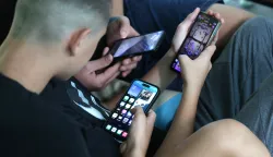 Osijek, 08. 09. 2025., mobiteli; mobitel; zabrana kori&scaron;tenja; zabrana kori&scaron;tenja mobitela; mjesto za odlaganje; &scaron;kola; obrazovna ustanova, ilustracijaSNIMIO BRUNO JOBST