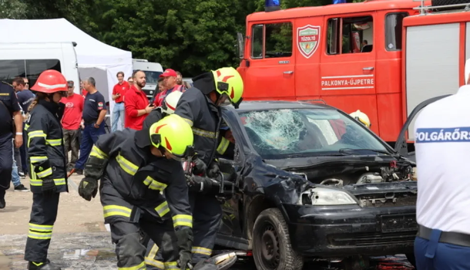 DONJI MIHOLJACNa lijevoj obali Drave, na mostu koji povezuje Hrvatsku i Mađarsku i na rijeci održana je međunarodna pokazna vježba Drava Rescue 2026, u kojoj su sudjelovale vatrogasne, spasilačke i medicinske službe iz Hrvatske, Mađarske, Njemačke i Austrije. lipanj 2026.