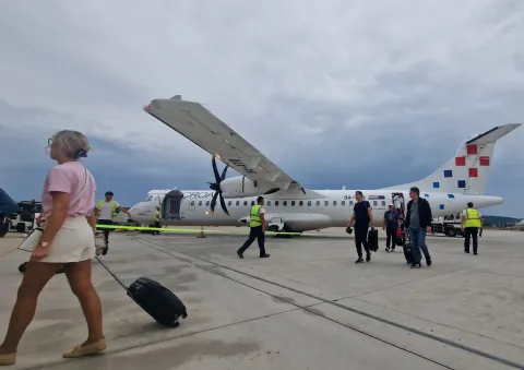 avion aerodrom