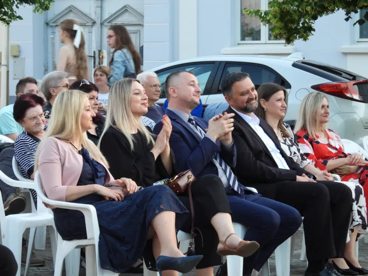 Glazbena &scaron;kola Požega: Najuspje&scaron;niji učenici održali koncert ispred katedrale, 2026