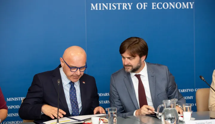 Zagreb, 09.06.2026. Ministar financija Tomislav Ćorić i ministar rada, mirovinskoga sustava, obitelji i socijalne politike Alen Ružić održat će sastanak s predstavnicima sindikata javnih službi. Izjave za medije predviđene su po zavr&scaron;etku sastanka.Na fotografiji Alen Ružić, Tomislav Ćorić.foto HINA/ Luka &Scaron;ANGULIN/ l&scaron;