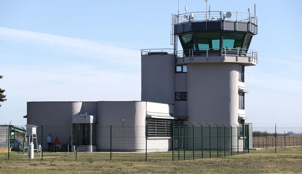 Klisa, 29. 10. 2025., Zračna luka Osijek, ZLO, Osijek airport, aerodrom, obilazak, Ivan Radić, Nata&scaron;a Trami&scaron;ak, radovi, rekonstrukcija, kontrolni toranj; ilustracija SNIMIO BRUNO JOBST