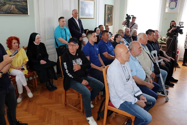 ĐakovoGradonačelnik Mandarić ugovore je potpisao s predstavnicima 30 udrugaLipanj 2026.