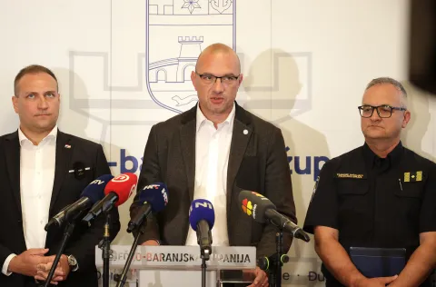 Osijek, 12. 06. 2026., Županijska 4, ASK, afrička svinjska kuga, radni sastanak, krizni stožer, Ljubo Barbić SNIMIO BRUNO JOBST