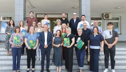 Ukupno 32 prijavitelja s područja Virovitičko-podravske županije dobila su 176.877,42 nepovratnih eura u sklopu projekta "Unaprjeđenje kvalitete smje&scaron;tajne ponude na destinaciji Slavonija i Podravina u 2026. godini".