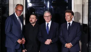 (L to R) Germany's Chancellor Friedrich Merz, Ukraine's President Volodymyr Zelensky, Britain's Prime Minister Keir Starmer and France's President Emmanuel Macron chat on the 10 Downing Street doorstep after a meeting in central London on June 7, 2026. (Photo by Henry NICHOLLS/AFP)