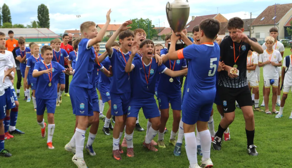 Memorijal "Marko Svrtan": Trofej sa Zelenog polja stigao u Retfalu, Osijek u finalu bolji od Hajduka