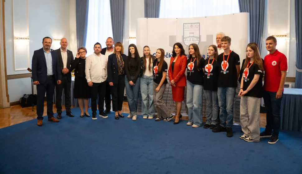 Osijek, 15. 6. 2026., Županica s ekipama mladih i pomladkom Crvenog križacrveni križ; CK; županica; mladi; pomladak; volonteri