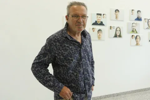 Osijek, 15. 06. 2026, KC, Izložba fotografija, Mladost, Dalibor Olujuć, (osma&scaron;i O&Scaron; Mladost). Otvorenje.Autor, Dalibor Olujić.snimio GOJKO MITIĆ