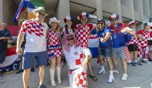 Dallas, 16.06.2026 - Povorka hrvatskih navijaća u sredi&scaron;tu Dallasa. foto HINA/ Daniel KASAP/ dk