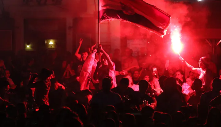 Osijek 17. 06. 2026, Praćenje nogometne utakmice, Svjetskog prvenstva, Engleska - Hrvatska, Vatreni, Tvrđa, Trg Sv. Trojsta i osječkim kafićima... Tvrđasnimio GOJKO MITIĆ
