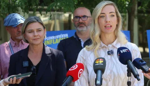 Osijek 17. 06. 2026, Trg slobode, kod Tiska. Press: SDP i Možemo o Plenkoviću i inflaciji. Sandra Benčić i Sanja Radolović....snimio GOJKO MITIĆ