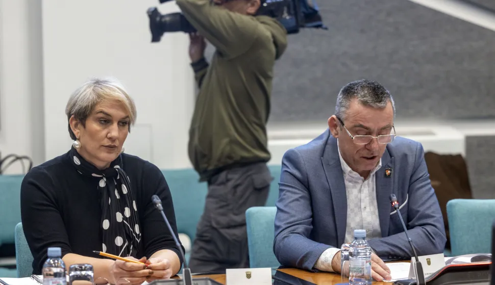 Zagreb, 12.2.2025 - 8. sjednica Odbora za pomorstvo, promet i infrastrukturu. Na slici Ivana Marković i Stipo Mlinarić.Foto Hina/ Dario GRZELJ/ dag