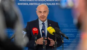 Zagreb, 09.06.2026. Ministar financija Tomislav Ćorić i ministar rada, mirovinskoga sustava, obitelji i socijalne politike Alen Ružić održat će sastanak s predstavnicima sindikata javnih službi. Izjave nakon sastanka.Na fotografiji Alen Ružić.foto HINA/ Luka &Scaron;ANGULIN/ l&scaron;