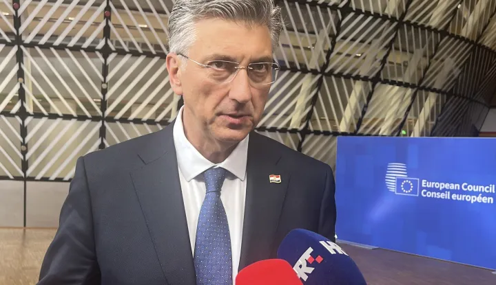Bruxelles, 18.06.2026 - Premijer Andrej Plenkovi? rekao je u ?etvrtak u Bruxellesu da se s koalicijskim partnerom Domovinskim pokretom (DP) vode konzultacije o kona?nom obliku rezolucije o osna?ivanju polo?aja Hrvata u BiH, koju ta stranka predla?e.foto HINA/ Slavko VUKADIN/ ik
