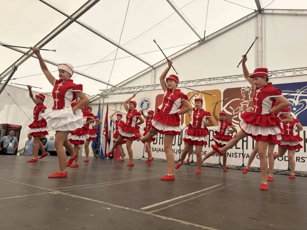 Đakovo15. Đakovo Expo Zlatne ruke - nstup Đakovačkih mažoretkinja KUD-a SkladLipanj 2026.