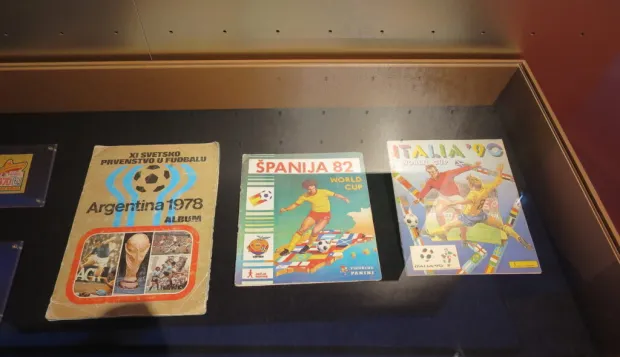 Argentina 1978. Svjetsko prvenstvo u nogometu. Kao da je jučer bilo. Tad smo kupili prvi televizor u boji. Kempes! Kakav igrač! A ovaj M&uuml;nchen 1974. pamtim po otvaranju. Na velikom stadionu rascvale su se velike lopte, one bubamare, pa bi iz svake iza&scaron;la jedna reprezentacija.