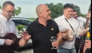 Saborski zastupnik Domovinskog pokreta (DP) i biv&scaron;i ministar poljoprivrede Josip Dabro ponovno je zapjevao pjesmu o atentatu u Narodnoj skup&scaron;tini u Beogradu 20. lipnja 1928. godine.