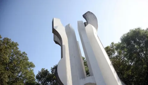Sisak, 22.6.2022 - U Spomen-parku Brezovica kod Siska odrЕѕana je prigodna sveДЌanost u povodu Dana antifaЕЎistiДЌke borbe, 22. lipnja, kada se obiljeЕѕava 81. obljetnica osnutka Prvog partizanskog odreda i prve antifaЕЎistiДЌke postrojbe u Hrvatskoj i ovom dijelu Europe. Na sveДЌanosti su sudjelovali predsjednik Republike Zoran MilanoviД&Dagger;, izaslanik predsjednika Vlade RH Andreja PlenkoviД&Dagger;a, ministar pravosuД'a i uprave Ivan Malenica i izaslanik predsjednika Hrvatskoga sabora, sisaДЌko-moslavaДЌki Еѕupan Ivan Celjak. Foto Hina/ Dario GRZELJ/ dag