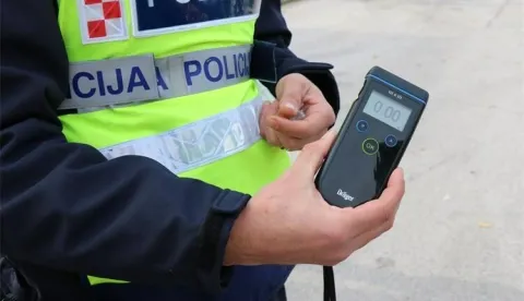Policija akcija na alkohol, alkotest, ilustracija