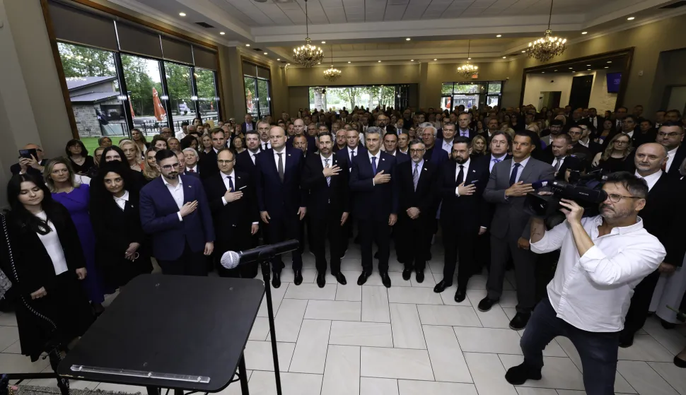 Toronto, 23.06.2026 - Susret premijera Andreja Plenkovi?a s predstavnicima hrvatske zajednice u Hrvatskom sportskom i dru?tvenom centru Hamilton. foto HINA/ Vlada RH/ Damir GALI?/ ik