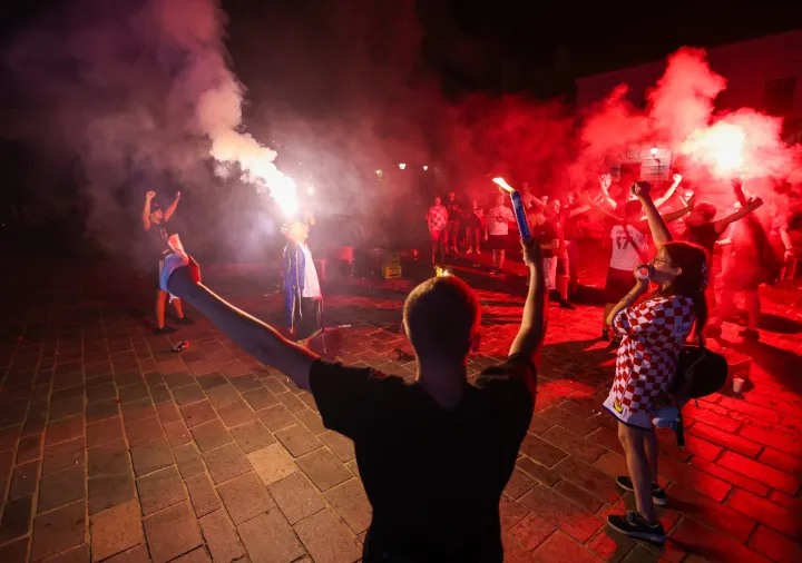 24.06.2026., Osijek - Navijaci gledaju utakmicu Hrvatske protiv Paname. Photo: David Jerkovic/PIXSELL