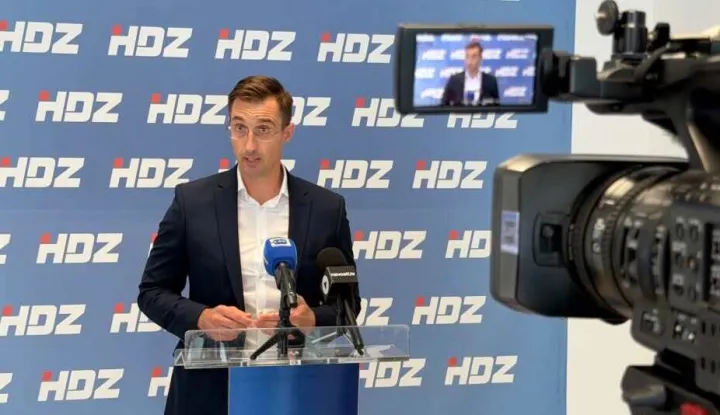 Gradski odbor HDZ-a Vinkovci organizirao je danas konferenciju za medije kao odgovor na dana&scaron;nje obraćanje javnosti SDP-a i stranke Možemo u Vinkovcima.