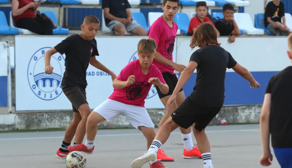 Osijek, 24. 06. 2026, Igrali&scaron;te na Olimpiji, mali nogomet, Tri kornera penal, turnir. ML PION, Pink Panteri - Gefufna.snimio GOJKO MITIĆ