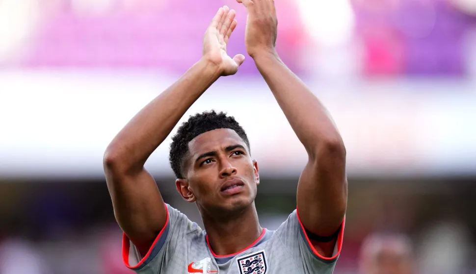 ORLANDO, FLORIDA - JUNE 10: Jude Bellingham #10 of England applauds the fans following victory after the International Friendly match between England and Costa Rica at Inter&Co Stadium on June 10, 2026 in Orlando, Florida. Rich Storry/Getty Images/AFP (Photo by Rich Storry/GETTY IMAGES NORTH AMERICA/Getty Images via AFP)