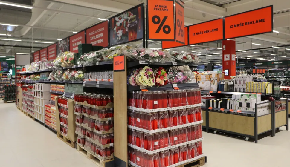 Osijek, 14. 10. 2025, Kaufland Retfala, obilazak Kauflanda pred sutra&scaron;nje otvorenje. Trgovina, proizvodi, ponuda lamiona za Sisvete, police, ilustracijasnimio GOJKO MITIĆ