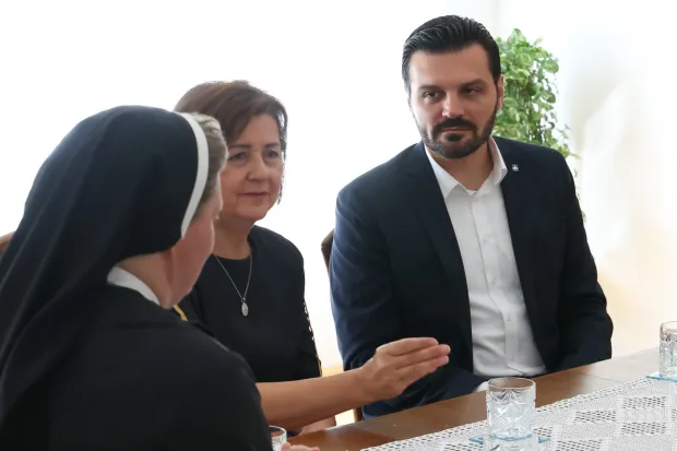 Družba Marijinih sestara čudotvorne medaljice