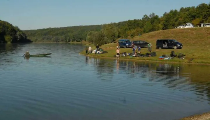 ĐakovoJezero Borovik