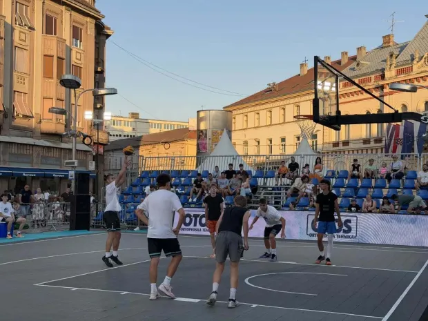 Vrući ko&scaron;arka&scaron;ki hakl u centru Osijeka: Gostima nagrade, čestitke svima za igranje u &ldquo;paklu&rdquo;