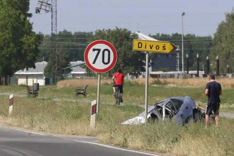 Divo&scaron;, 29. 06. 2026, Danas poslije 14 sati 4 automobla, te&scaron;ka prometna nesreća, pormet potpuno obustavljen, policija, očevid, cestari, vatrogasci, &scaron;lep sulžba...snimio GOJKO MITIĆ