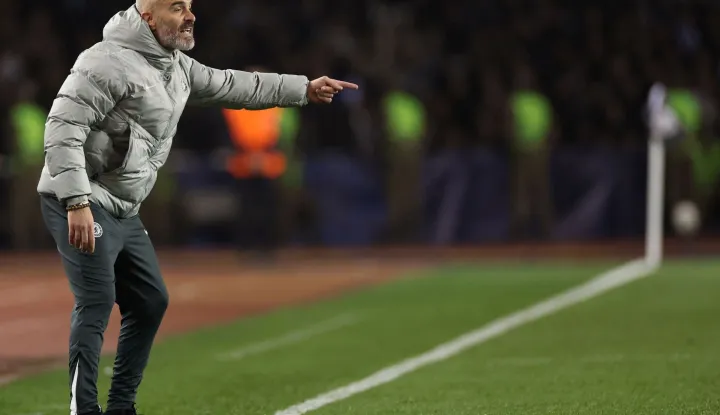 (FILES) Chelsea's Italian head coach Enzo Maresca gestures from the sideline during the UEFA Champions League league phase football match between Qarabag and Chelsea at the Tofiq Bahramov Republican Stadium in Baku on November 5, 2025. Manchester City on June 29, 2026 unveiled Italian Enzo Maresca as their new manager, taking over from Pep Guardiola. Maresca, 46, signed a three-year deal that will keep him at the Etihad Stadium until the summer of 2029. (Photo by Giorgi ARJEVANIDZE/AFP)