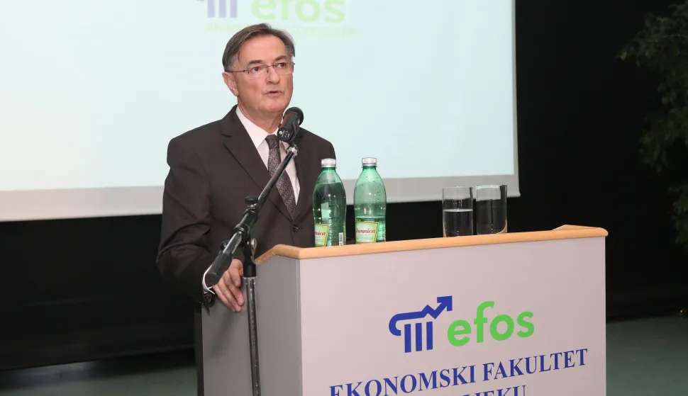 OSIJEK, 11. 12. 2015, EKONOMSKI FAKULTET, EFOS. SVEČANA IZBORNA SKUP&Scaron;TINA UDRUGE ALUMNI EFOS. ŽELJKO TURKALJ..snimio GOJKO MITIĆ