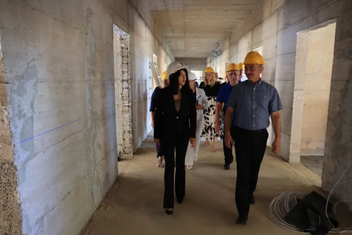 DARDAJedan od 19 projekata koje provodi Osječko-baranjska županija kako bi osigurala infrastrukturne preduvjete u osnovnim &scaron;kolama za uvođenje jednosmjenske nastave odnosno cjelodnevne &scaron;kole odnosi se i na O&Scaron; Darda.lipanj 2026.