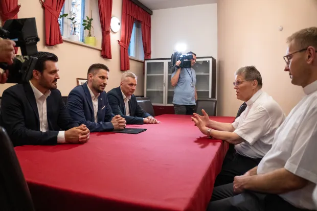 Osijek, 29. 6. 2026., Blagdan Svetog Petra i Pavla, sveta misa i uručenje ugovoraDragan Vulin; Ivan Radić; Tihomir Florijančić; Đuro Hranić; Matej Glavica; misa; Sveti Petar i Pavao; konkatedrala; ugovor
