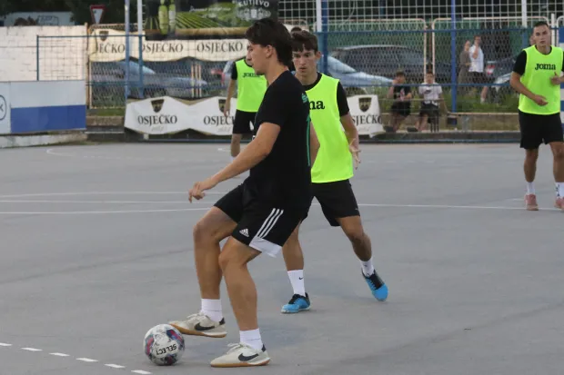 Osijek, 29. 06. 2026, Igrali&scaron;te na Zelenom polju, Olimpija, mali nogomet, Tri kornera penal, turnir, SEN 1/8 CB Shooko - Tempo.snimio GOJKO MITIĆ