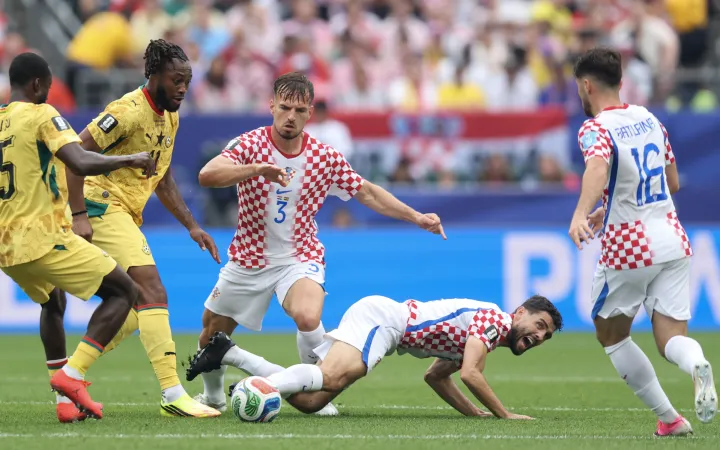 Philadelphia, 28.06.2026 - Utakmica trećeg kola skupine L Svjetskog nogometnog prvenstva Hrvatska - Gana na Lincoln Financial Field stadionu u Philadelphiji. Na slici Marin Pongračić, Mateo Kovačić, Martin Baturina, Elisha Owusu, Antoine Semenyo.foto HINA/ Daniel KASAP/ ds