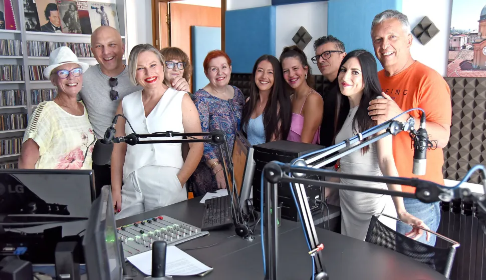 Radio Korzo - milenijska fotografija djelatnika i jo&scaron; nekoliko za ilustracijuRiječki neboder &scaron;esti katRijeka 29.06.26.Foto:Dean Miculinić